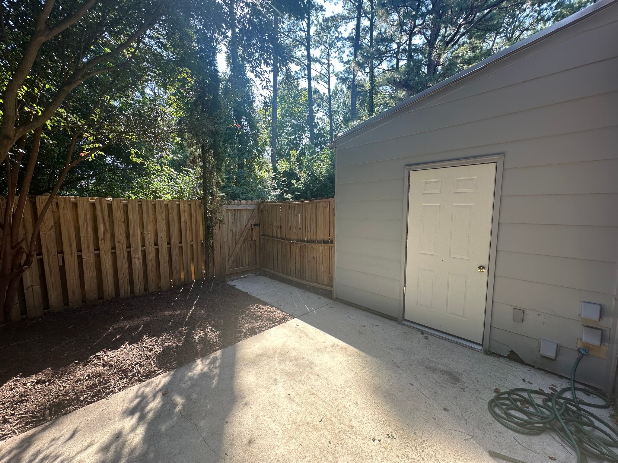 Storage shed with washer and dryer - 910 Dolphin Ct