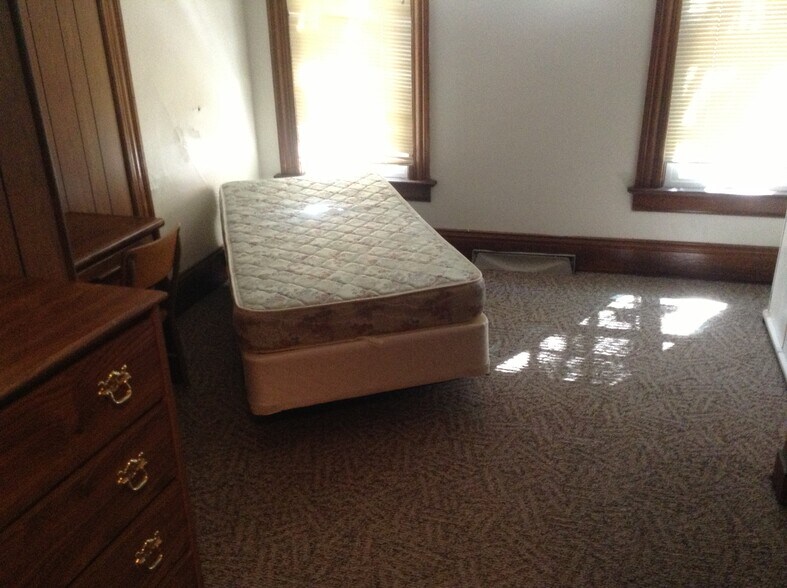Bed 3a - 904 Vine St