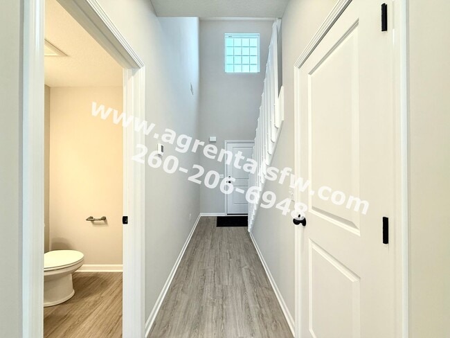 Building Photo - 3 Bedroom/ 1.5 Bath