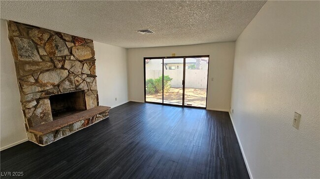 Building Photo - 4220 Whippoorwill Cir