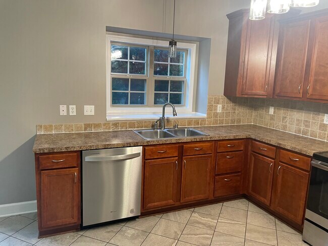 Building Photo - 940 Sunny Slope Trace