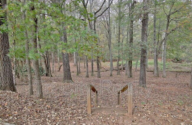 Building Photo - 150 Drennan Dr