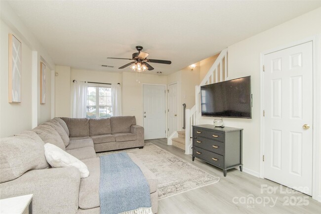 Building Photo - 12942 Mosby Ln