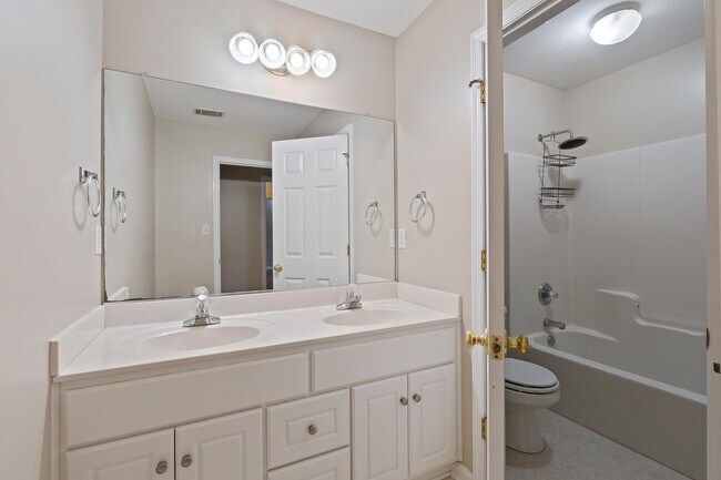 Building Photo - 391 Sandleton Way