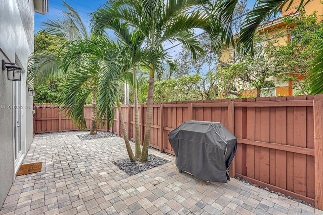 Building Photo - 407 SW 17th St