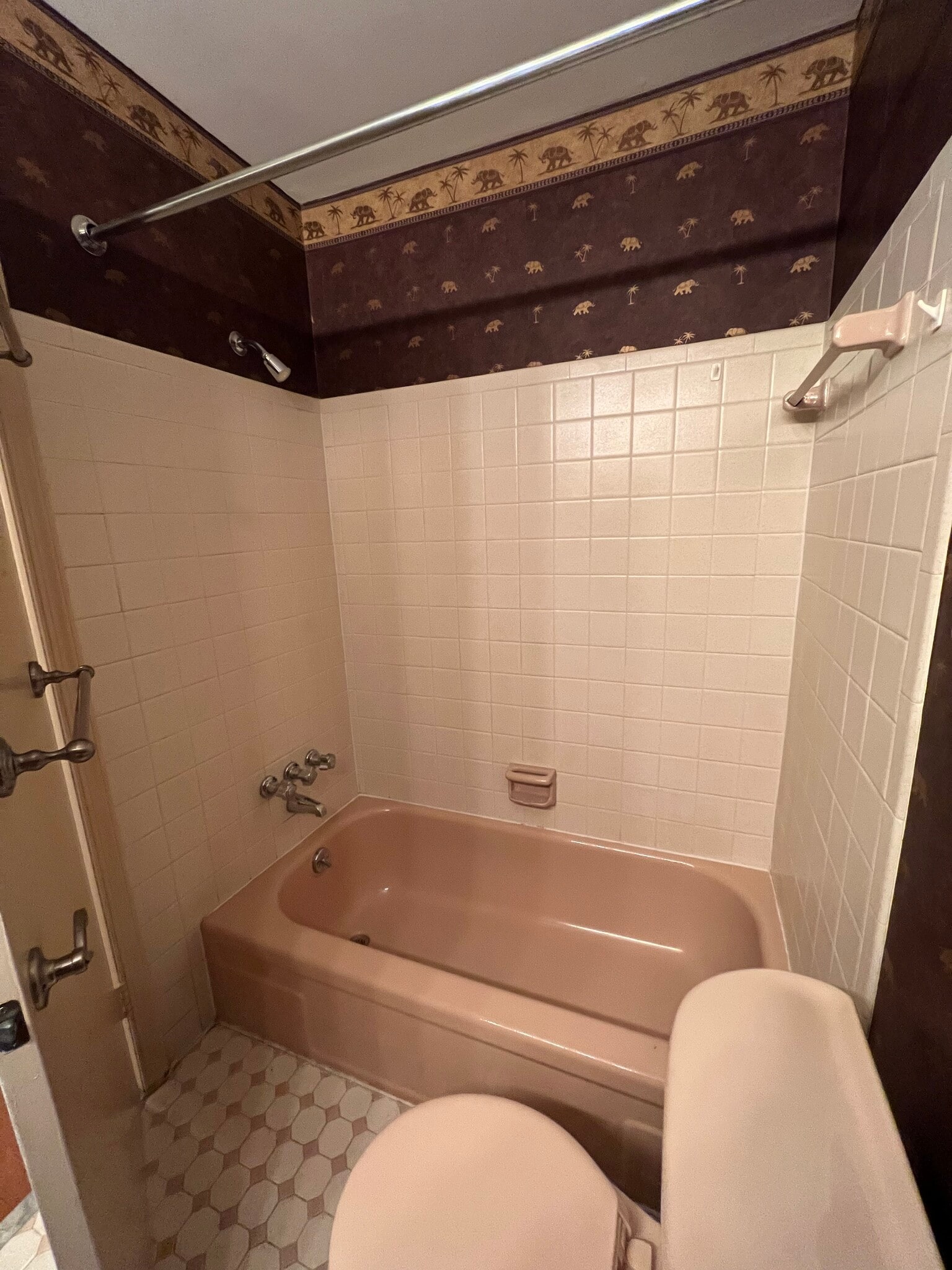 2nd bathroom 2/2 - 2105 Bucknell Ter