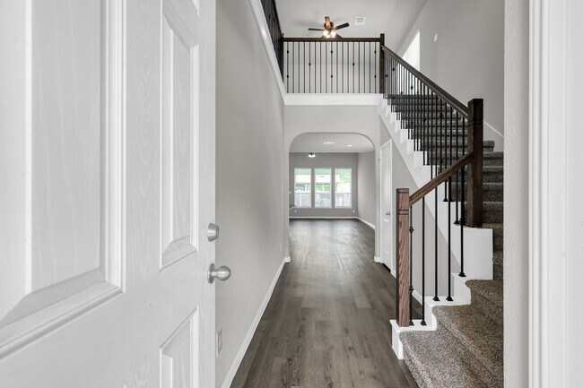 Building Photo - 2237 Raider Dr