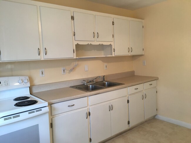 Building Photo - 2679 Nelson Dr