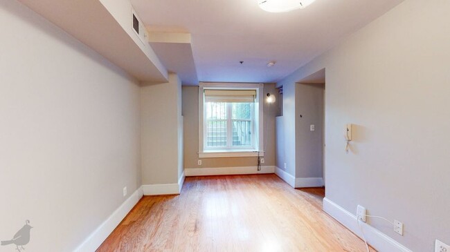 Building Photo - 2032 16th St NW