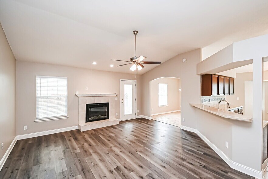 Building Photo - 2916 Waters View Cir