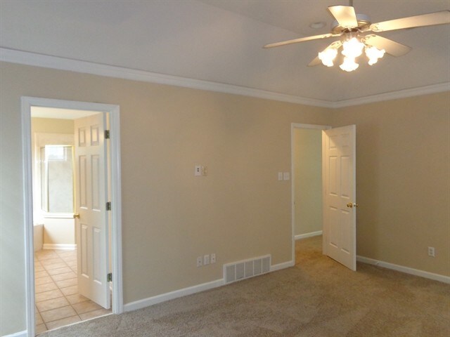 Building Photo - 5005 Wolfchase Farms Pky