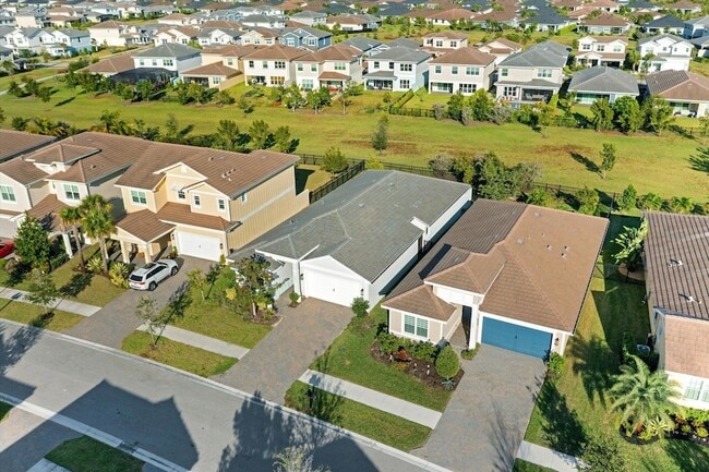 Building Photo - 1346 Harvester Xing