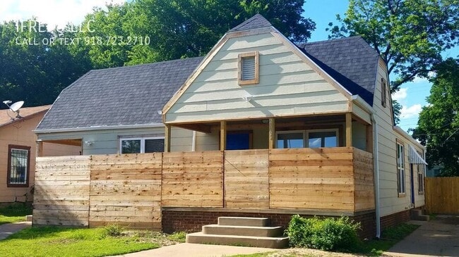 Building Photo - 2865 E Admiral Pl