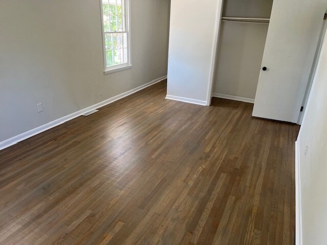 Bedroom - 5918 Woodside Ave