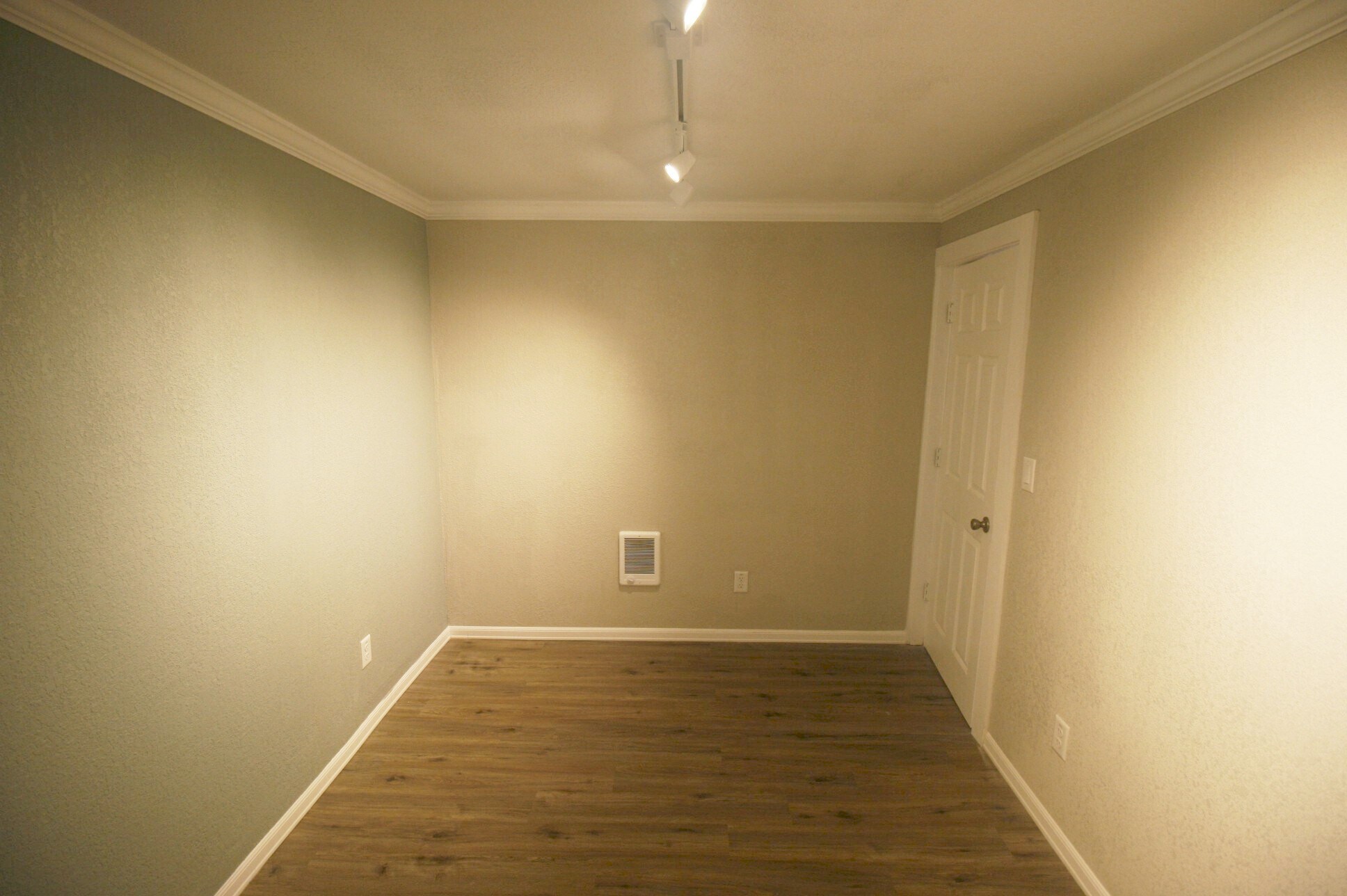 Building Photo - 1515 SE Mill St