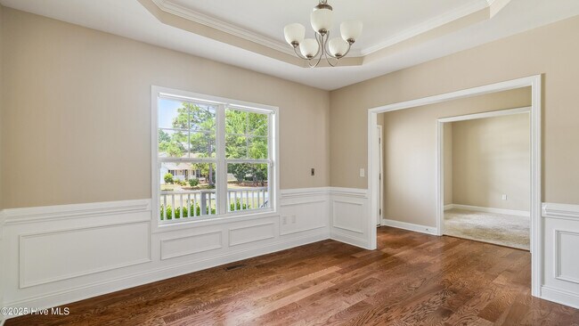 Building Photo - 110 Queens Cove Way