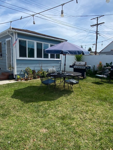 Building Photo - 8735 1/2 Harvard Blvd