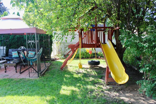 Building Photo - 33615 Viceroy Dr