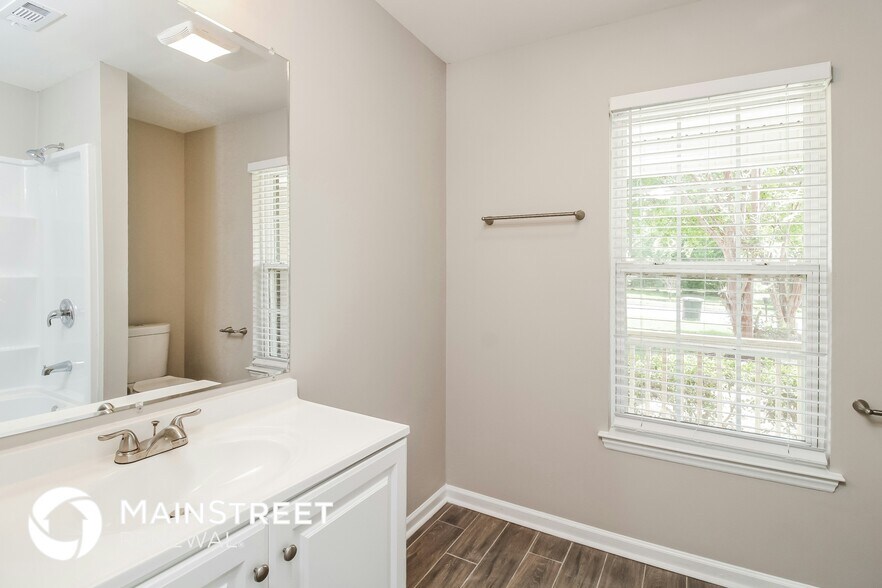 Building Photo - 6200 Creekbrooke Ct