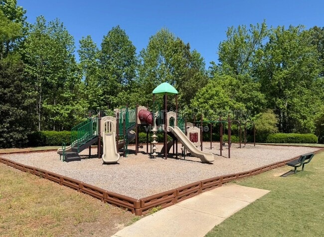 Building Photo - 5555 Falls Landing Dr