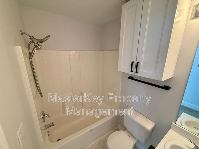 Building Photo - 209 Hollyhock Ln