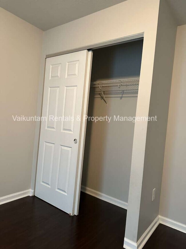 Building Photo - 4240 Metron Dr