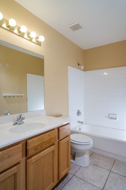 Building Photo - 3 Bedrooms 2 Baths 1440 Square Feet.