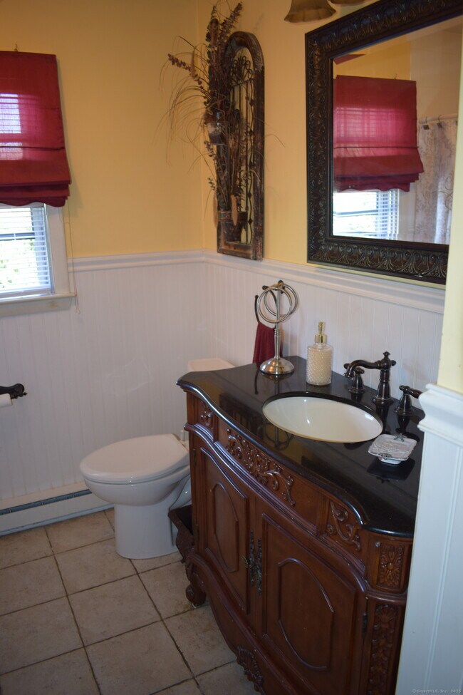 Building Photo - 40 Hawks Nest Rd