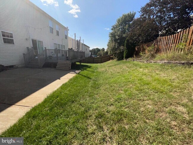Building Photo - 5 Shale Ct