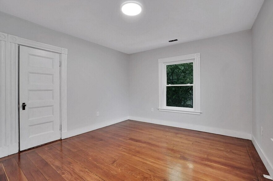 Building Photo - 11 South Munroe Ter