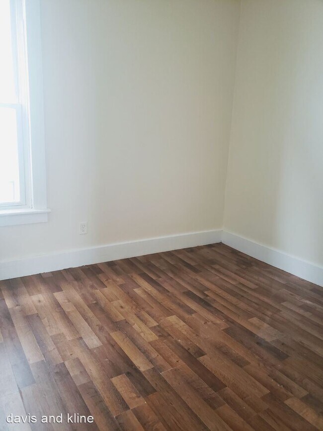 Building Photo - 3 br, 1 bath House - 1010 Vine Street