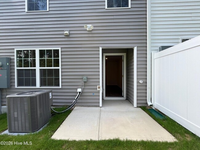 Building Photo - 3206 Alibird Ln