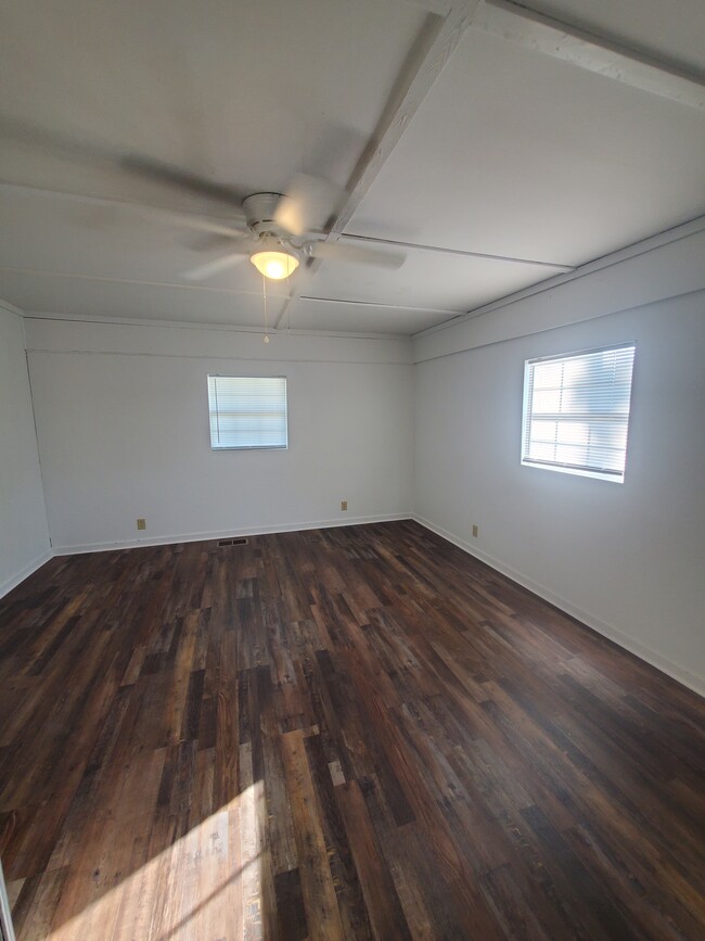 BONUS ROOM - 1019 28th St SE