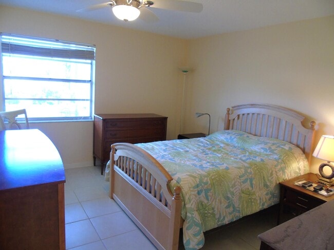 Building Photo - 219 Normandy Ln
