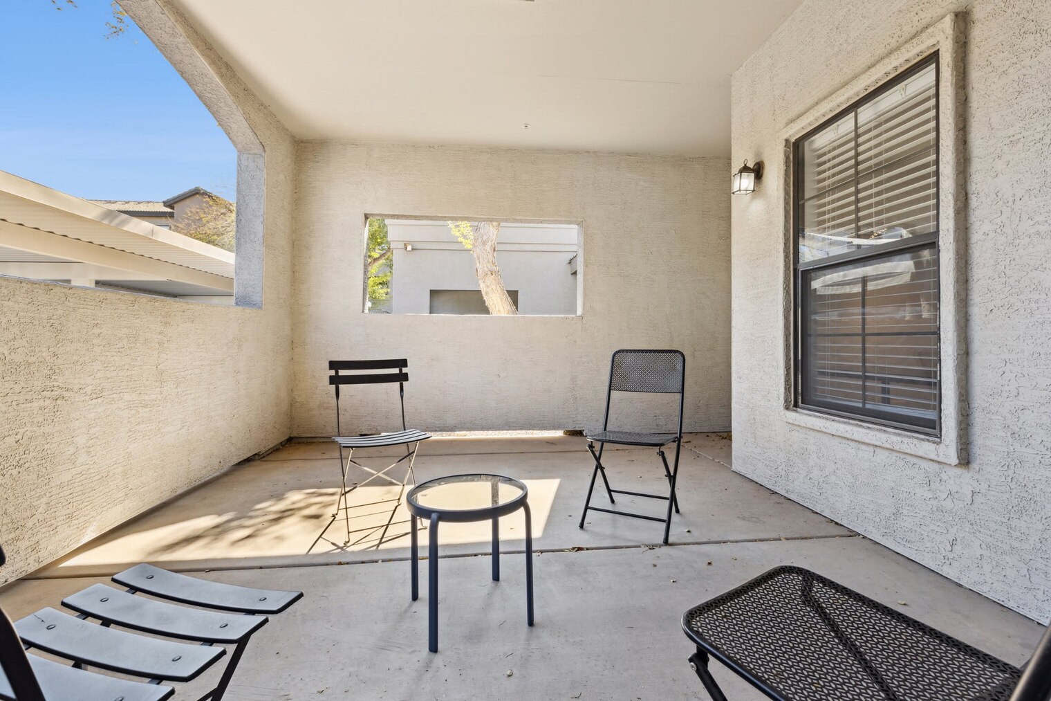 Building Photo - 875 W Pecos Rd
