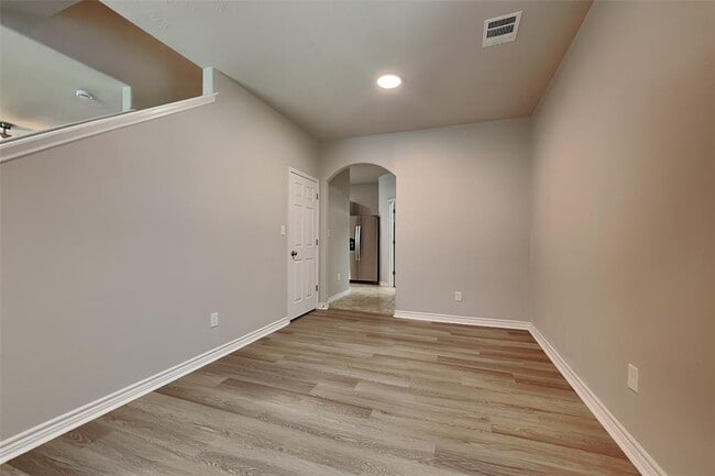 Building Photo - 6602 Albion Cresent Dr