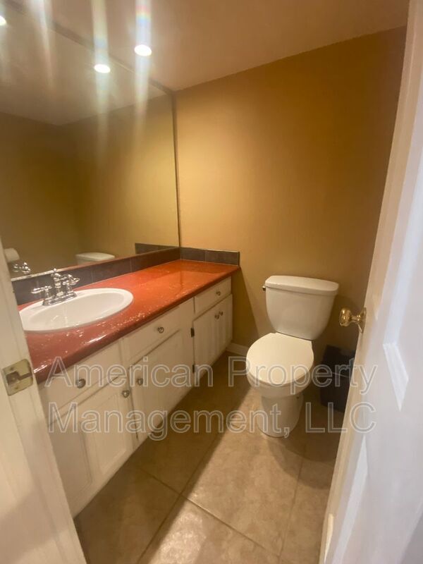 Building Photo - 6004 S Atlanta Ct