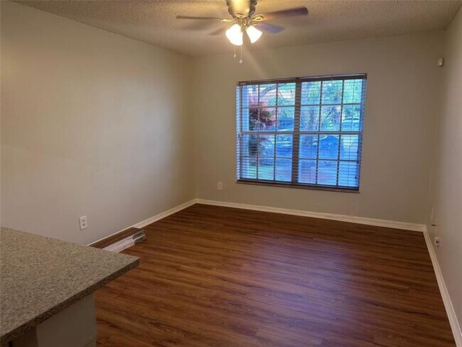 Building Photo - 839 Garnet Cir