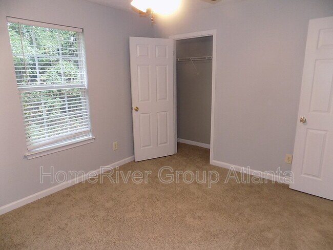 Building Photo - 460 Springbottom Ct SE