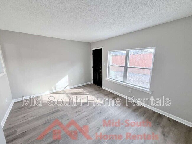 Building Photo - 139 N Claybrook St