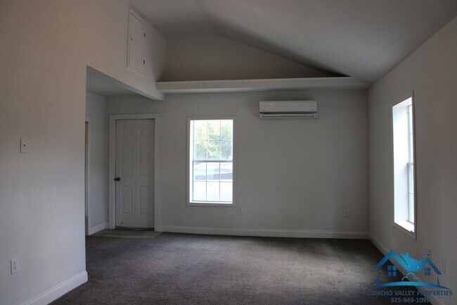 Building Photo - 1 Bed/1 Bath for Rent