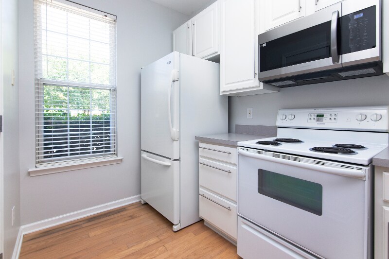 Building Photo - 8348 Chaceview Ct
