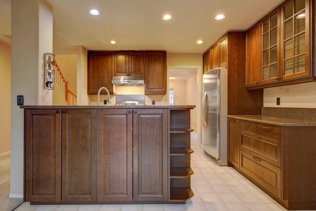 Building Photo - Bethany Single Family Home 4 Bed + Office 2.5 Bath!