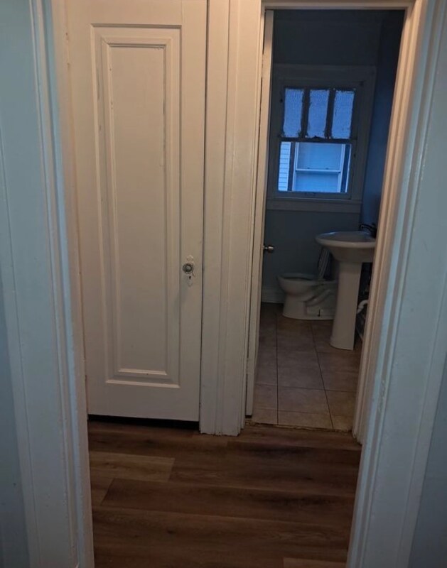 Building Photo - 810 Lenox Ave