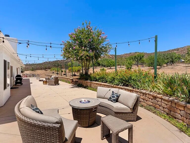 Building Photo - 2090 Quail Meadow Rd