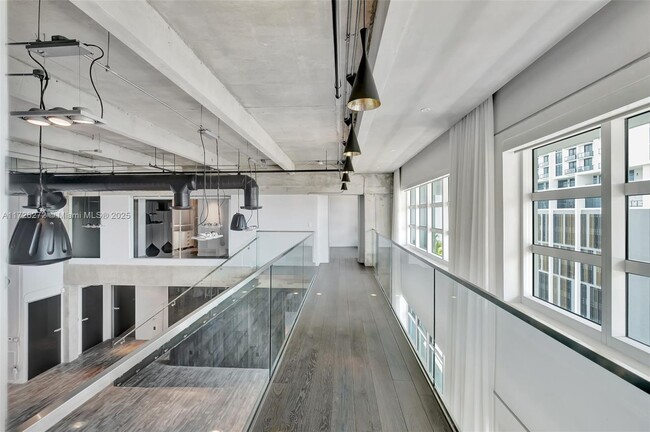Building Photo - 1749 NE Miami Ct