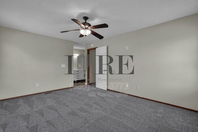Building Photo - 5066 Ivywild Ave