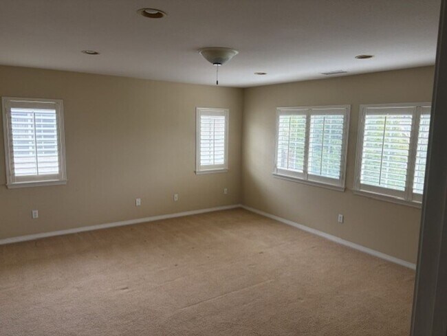Building Photo - 45486 Olive Ct