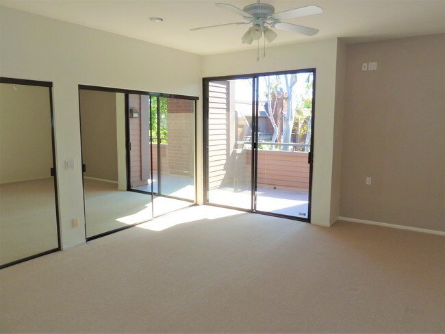 Master Bdrm to balcony - 4425 Alla Rd