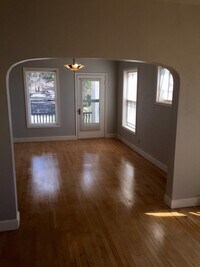 Building Photo - 880 E 100 S